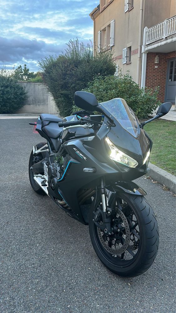 Honda CBR650R impecável – não limitada + extras