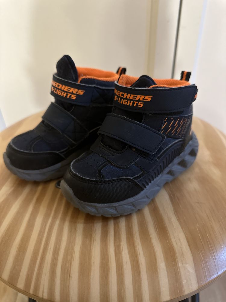 Buciki nr 23 w bdb stanie skechers