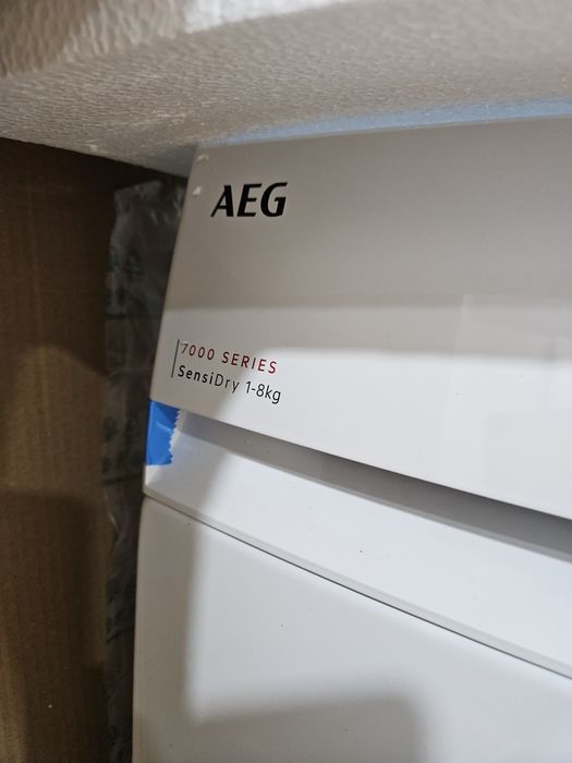 Máquina de Secar Roupa AEG TR718L4OB - Nova c/ Garantia