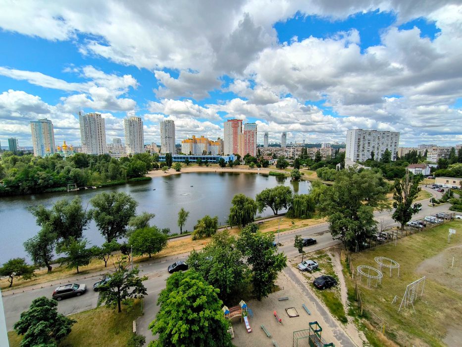 Продам  1-кімнатну , Дніпровський, Березняки, проспект Тичини 20 А,