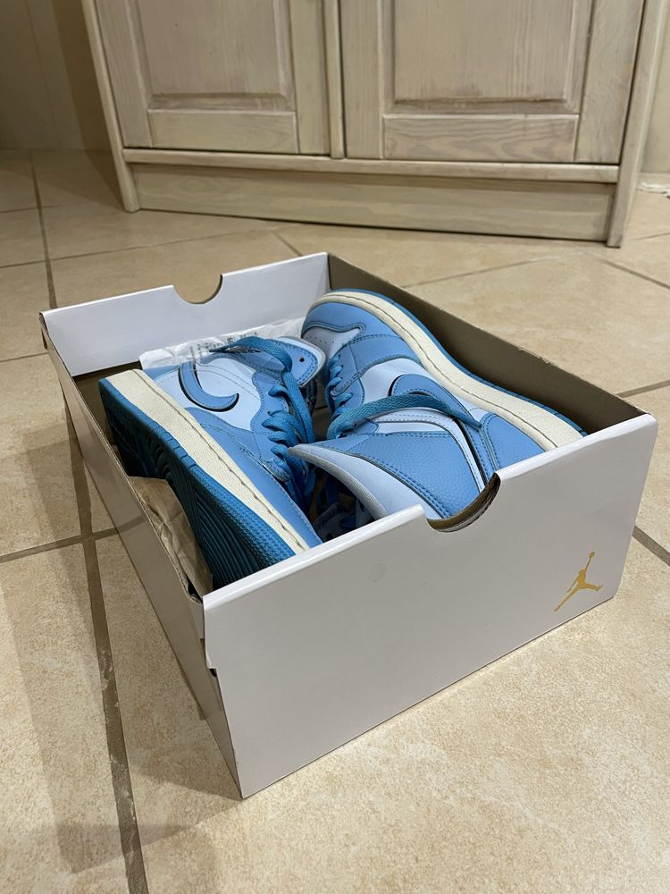 Buty Jordan 1 mid SE Ice Blue