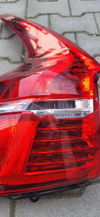 Volvo XC60 II lampa tylna lewa