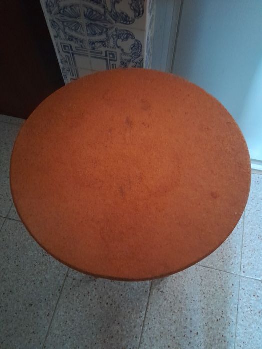 Mesa de madeira redonda