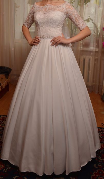 Весільна атласна сукня, свадебное атласное платье 44р.