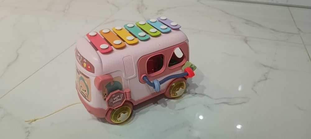 Różowy autobus sorter symbałkii grzechotka