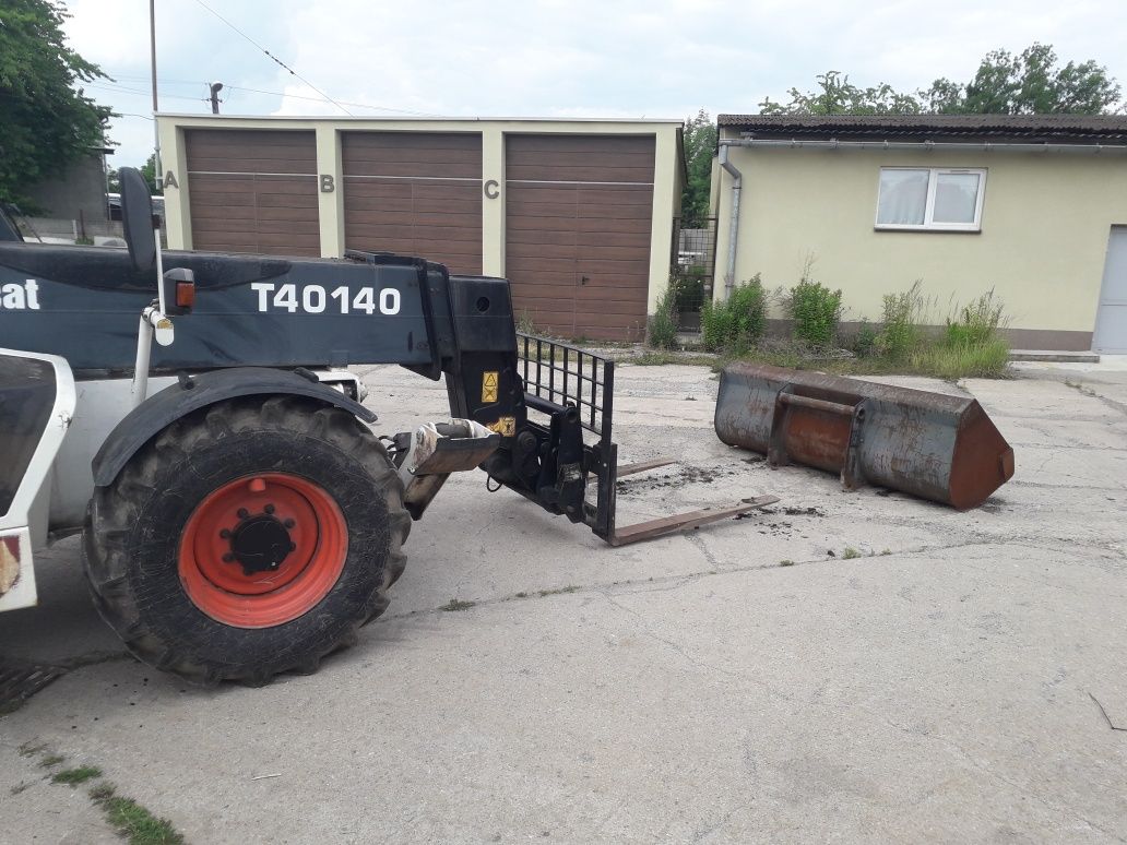 Ładowarka teleskopowa Bobcat t40140 t 40140 z 2008 roku