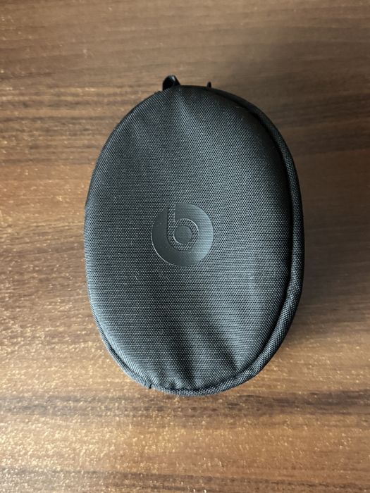 Оригінальний чохол Beats Solo. Кейс для навушників, чохол