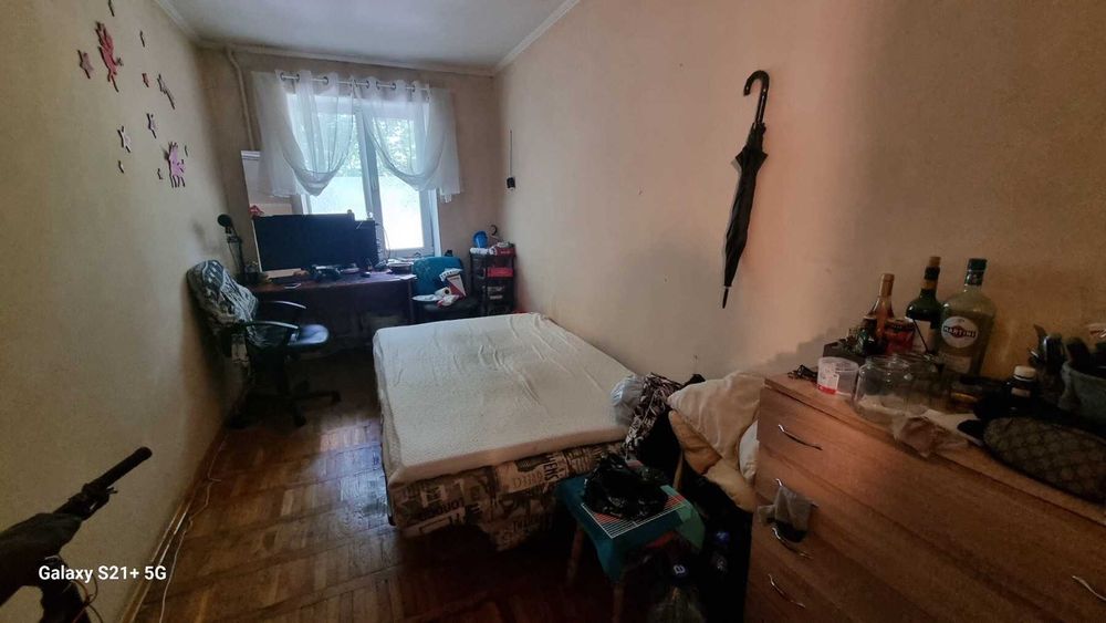 Продам 3 комн. квартиру 55 кв.м. на ул.Автозаводская 21 А,Куреневка