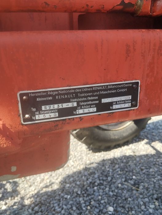 Ciągnik rolniczy Renault R 7231