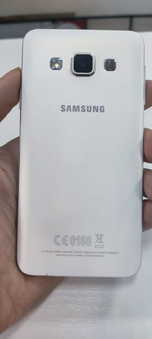 Samsung Galaxy A3 SM-A300H/DS 16 GB