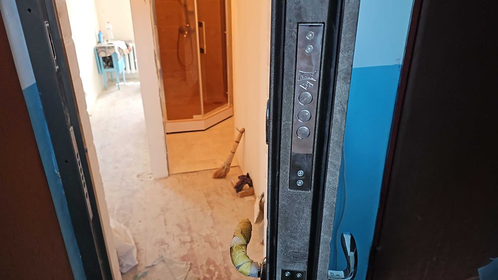 Київ район ДВРЗ вул. Алматинська 89 а. Є ВІДЕООГЛЯД.