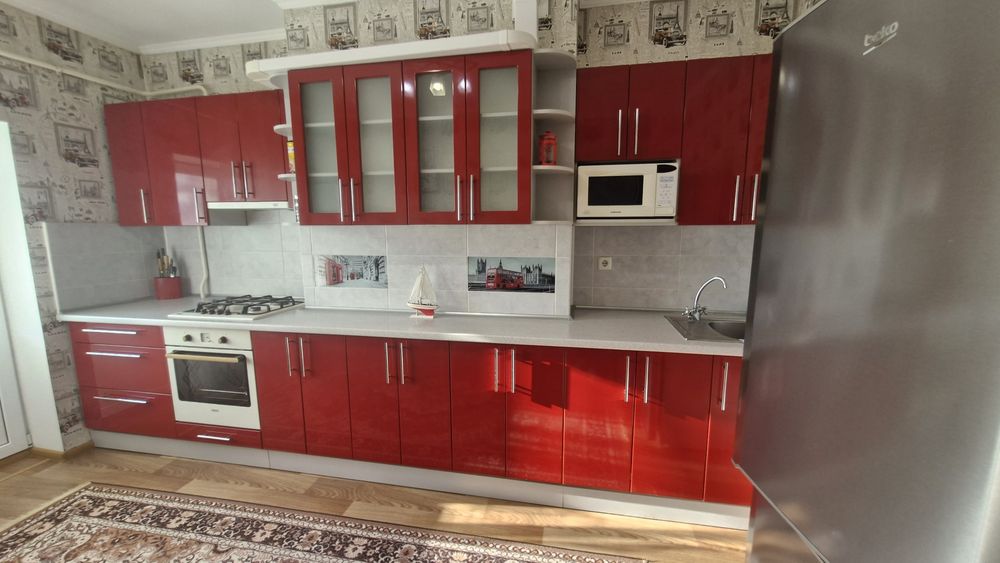 Продаж однокімнокімнатної з автономним опаленням!