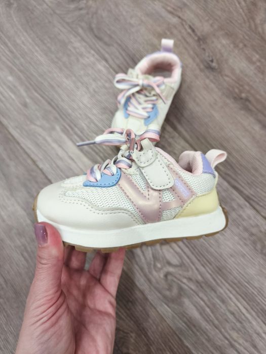 Кросівки для дівчинки 23 розмір