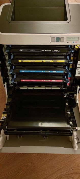 Impressora HP Color Laser Jet 2600n (para peças)