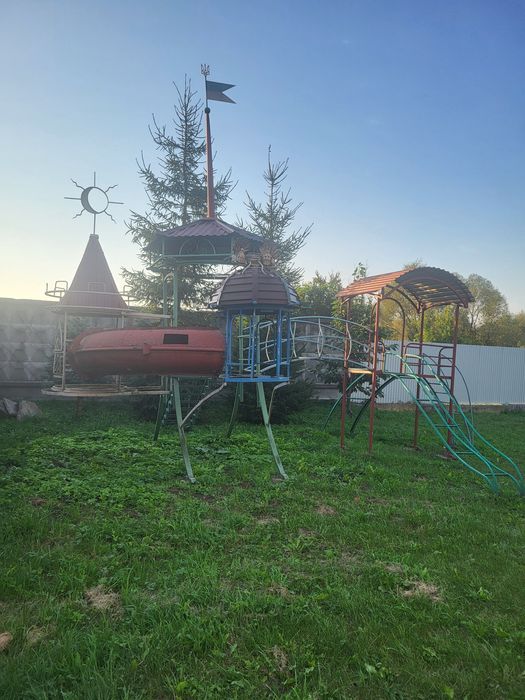 Дитячий майданчик металевий