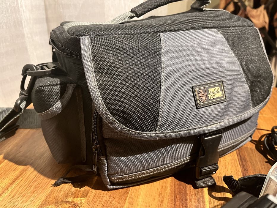 Aparat NIKON D90 + obiektyw + akcesoria