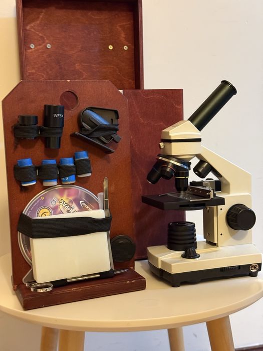 Microscópio BioLux 20x - 1280x Bresser