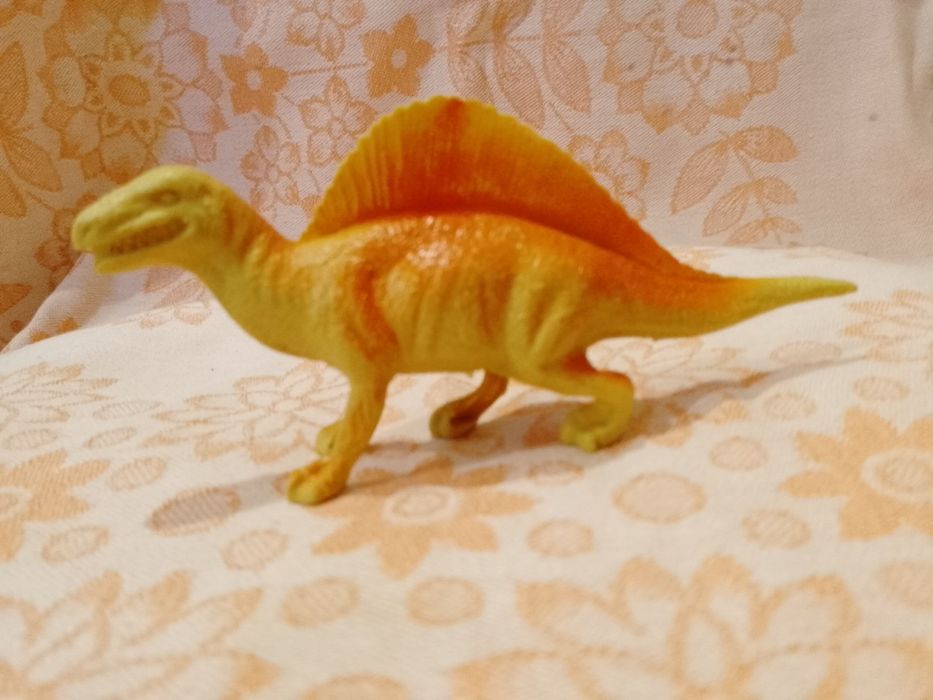 Продам игрушки. Много маленьких. Хорошее состояние.