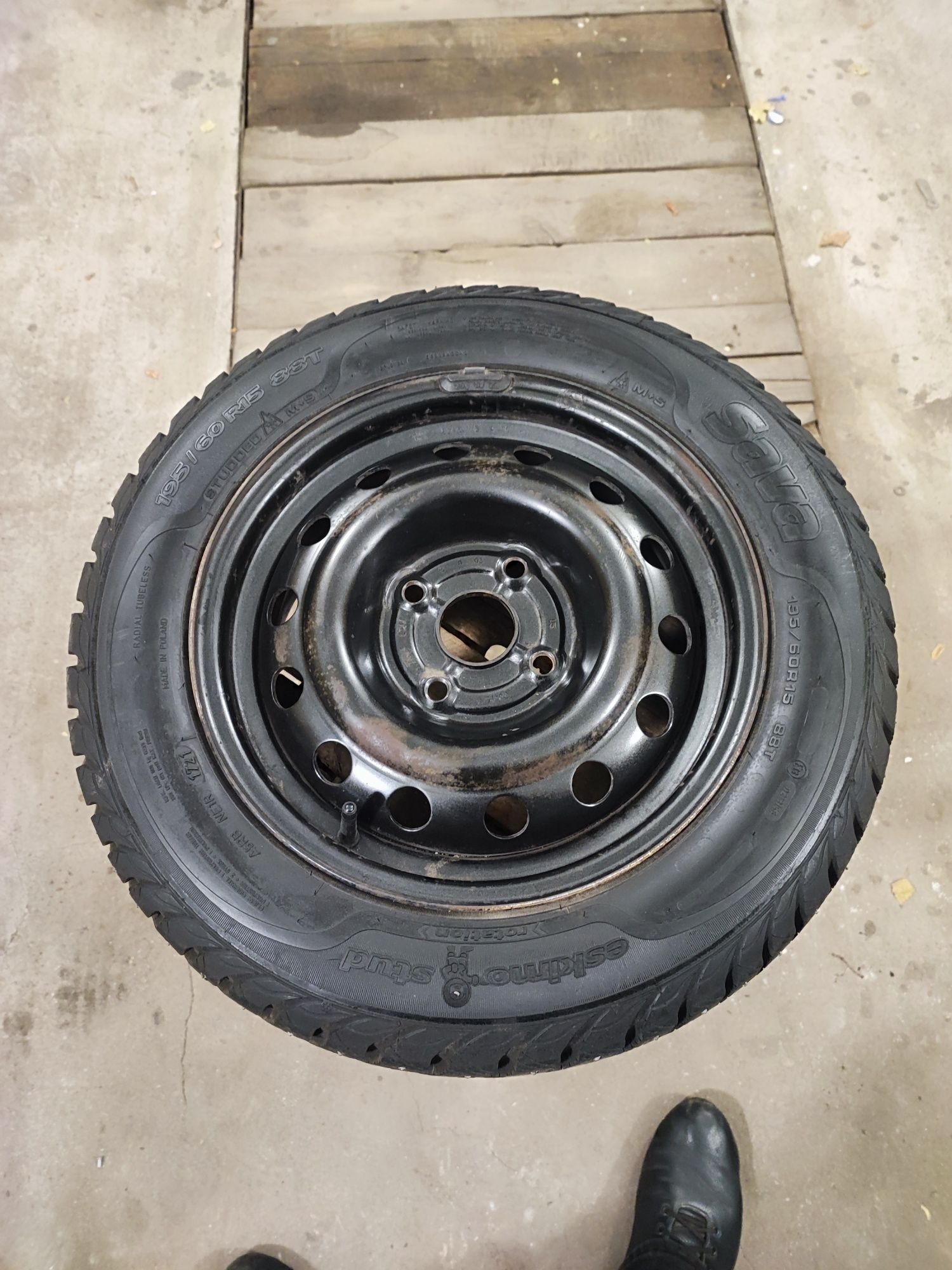 Зимня резина Sava Eskimo Stud 195/60/R15 на дисках 4*114.3 R15
