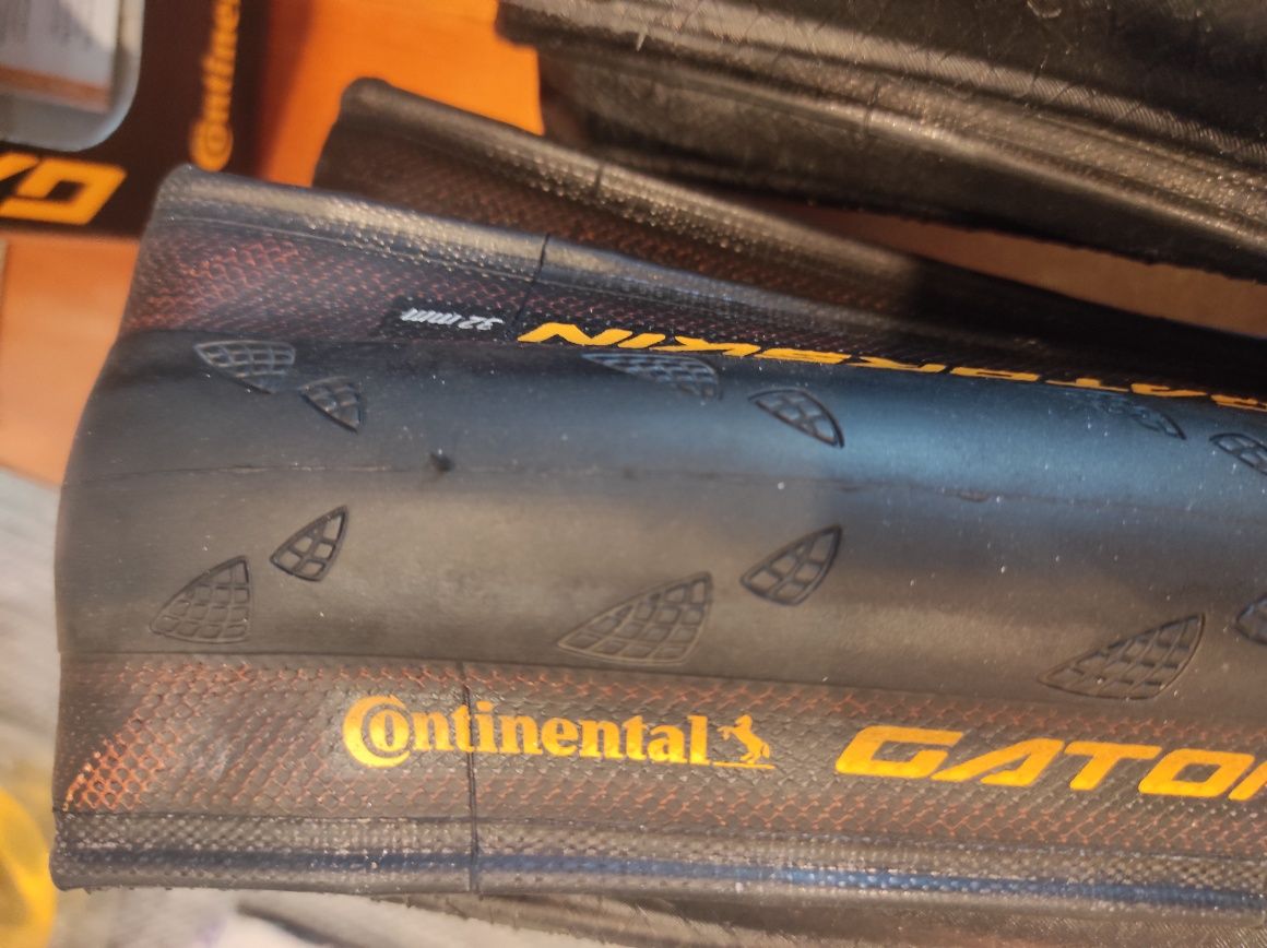 Покришка 28" 700x32C (32-622) Continental Gatorskin