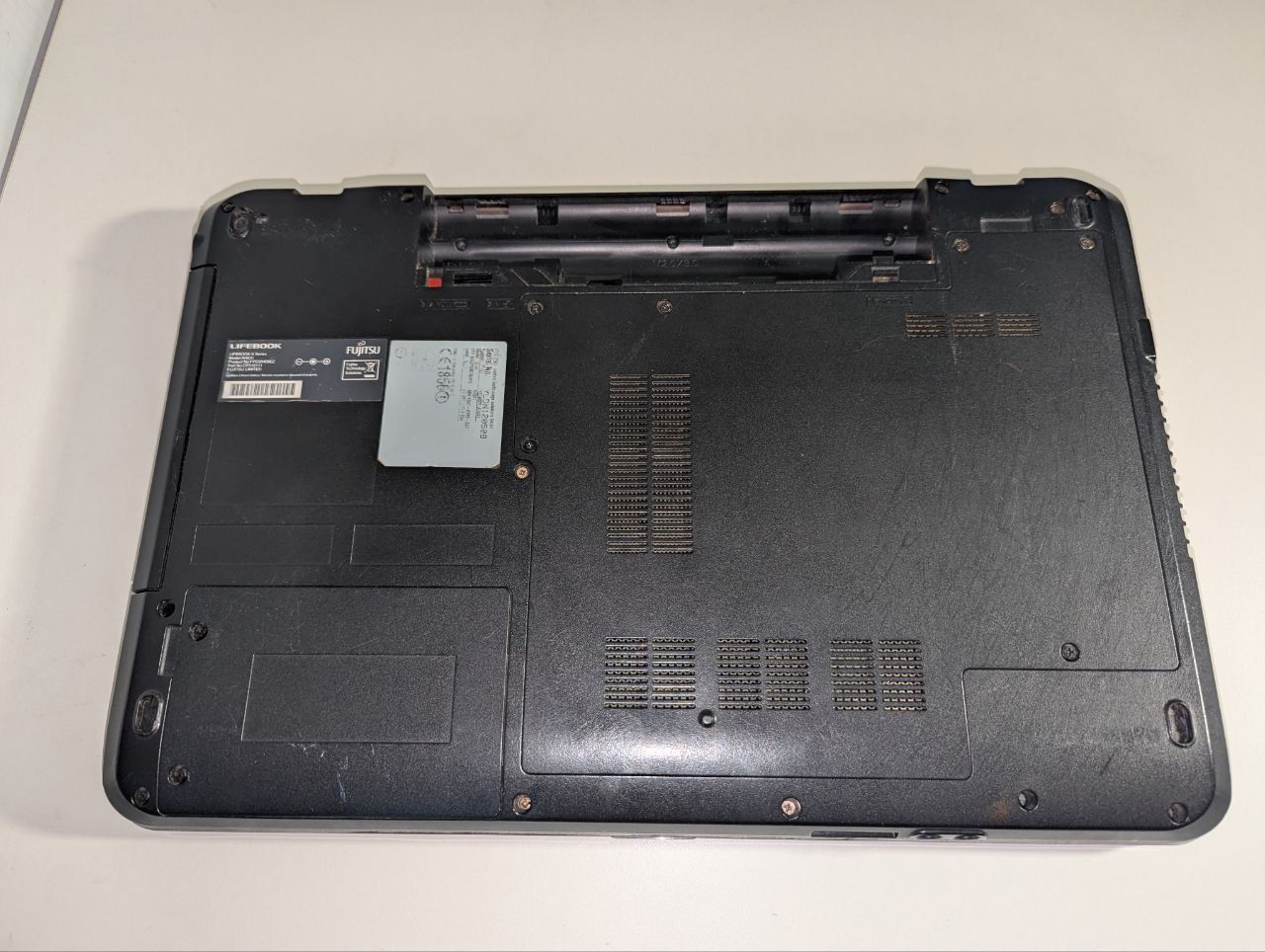 Ноутбук Fujitsu AH531, 15.6 ° , Intel Core i3 , 6gb ОЗУ , SSD