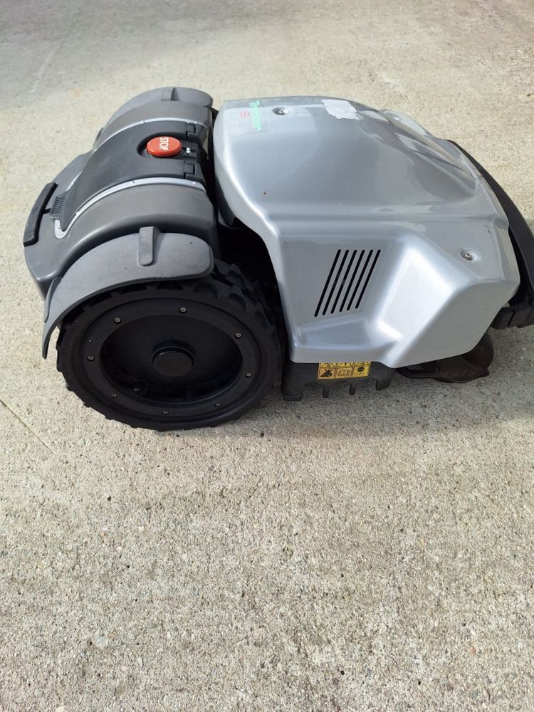 Robot koszący TREKKER z 2-letnia gwarancja