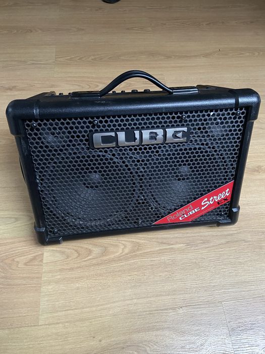 Amplificador Roland Cube Street EX