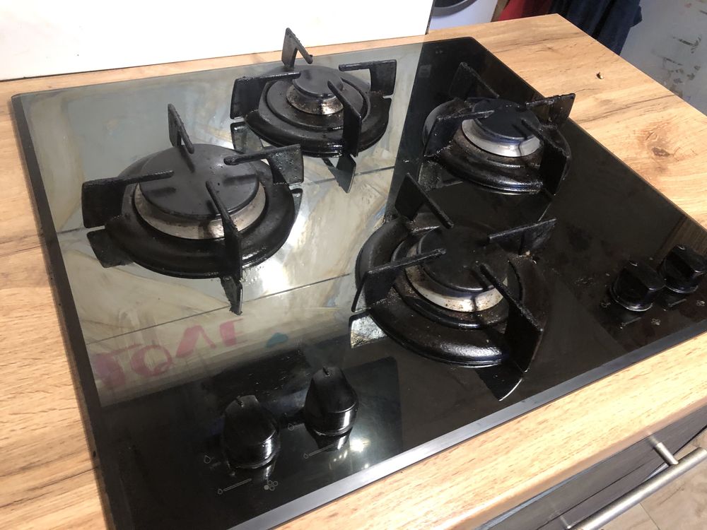Sprzedam plyte gazowa Hotpoint ariston wraz z butla