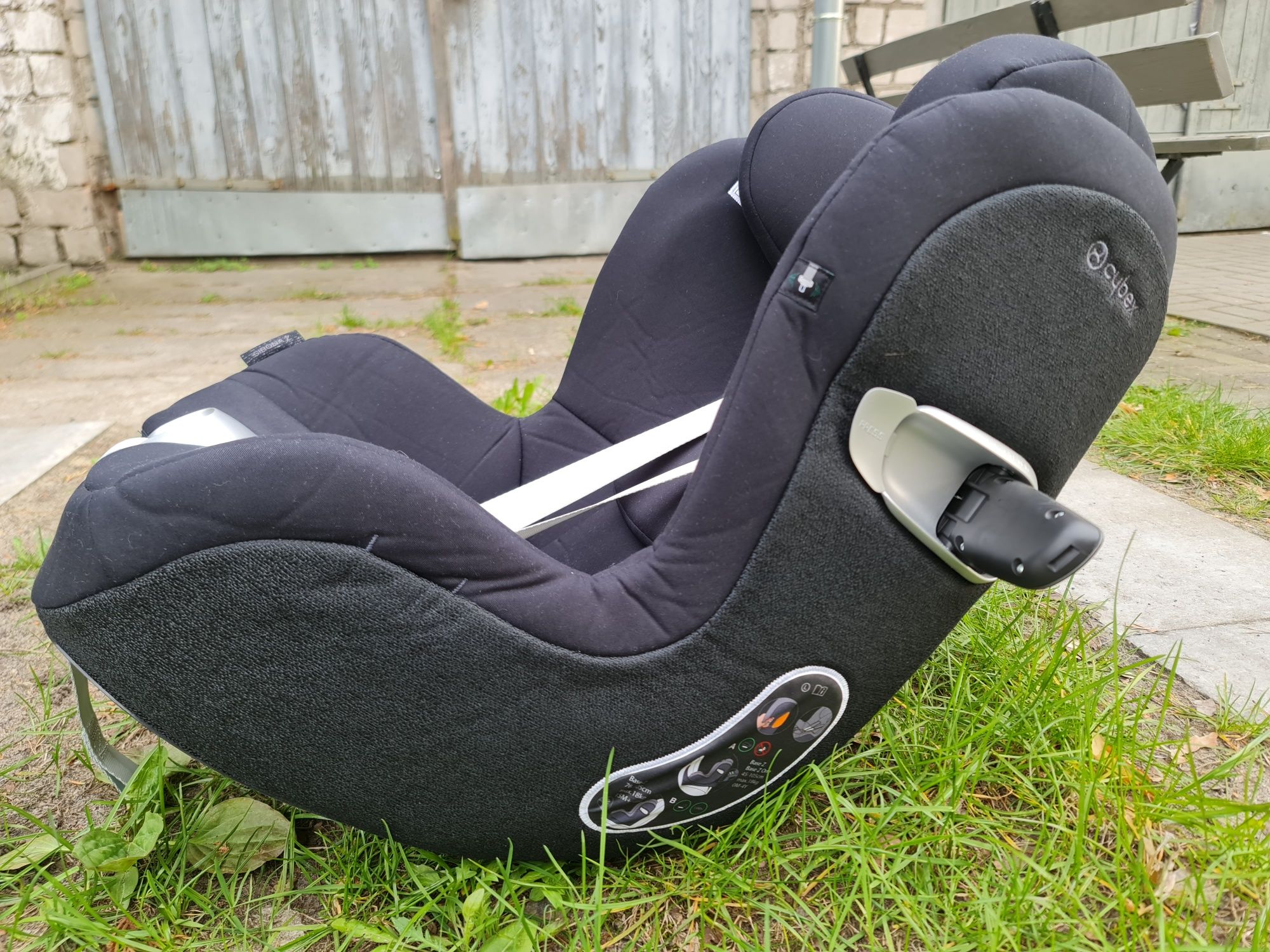 Cybex Sirona Z i-size- fotelik + baza