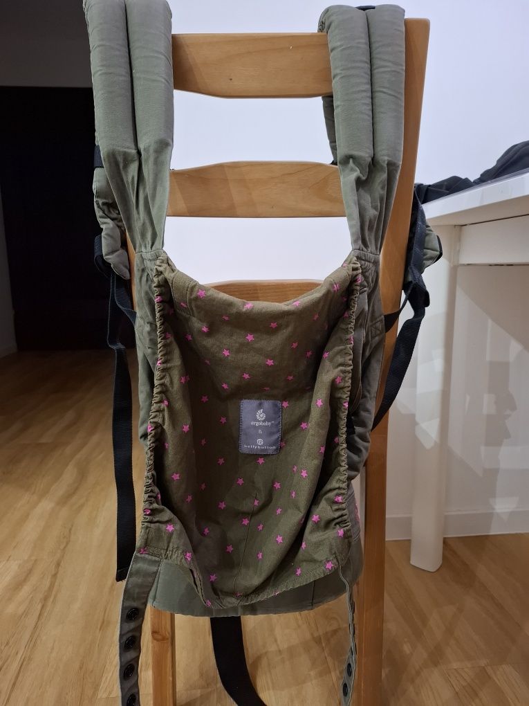 Ergobaby&baby button