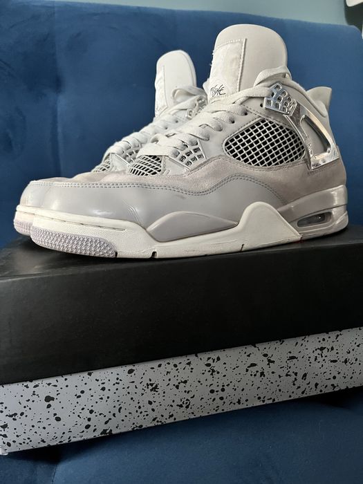 Jordan 4 Frozen Moments