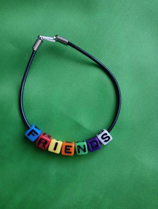 Bransoletka z napisem 'Friends'