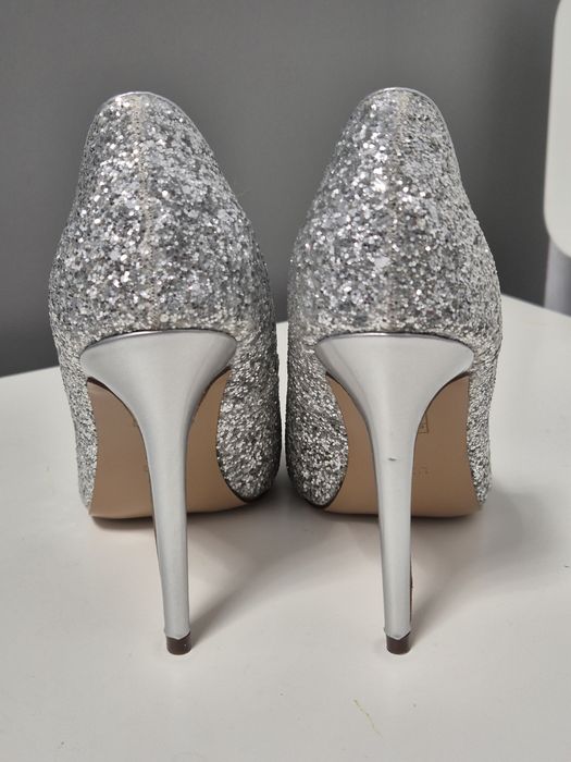 Блестящие туфли на шпильке