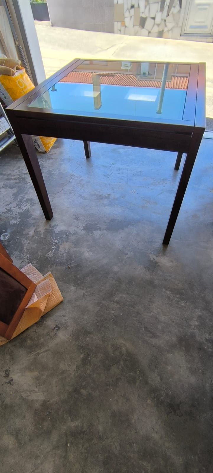 Mesa extensível com 4 cadeiras