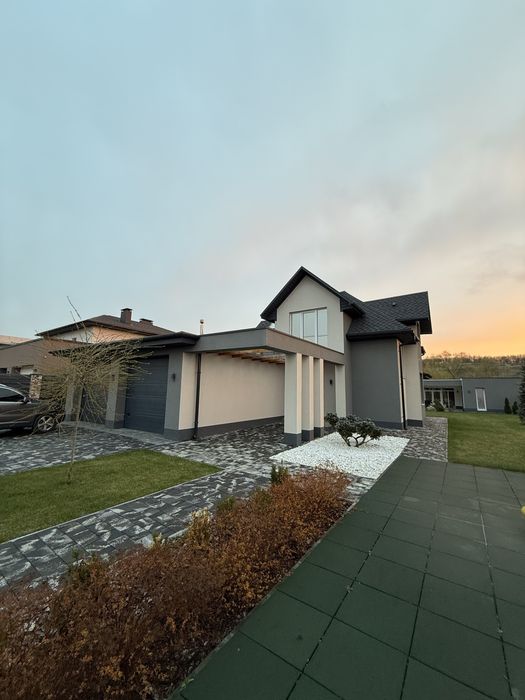 Продам шикарный новый двухэтажный дом с бассейном, Новоалександровка