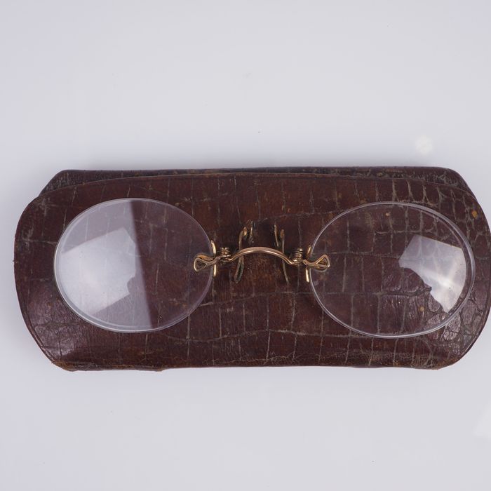 Stare okulary binokle w etui Optiker Bielitz - Bielsko