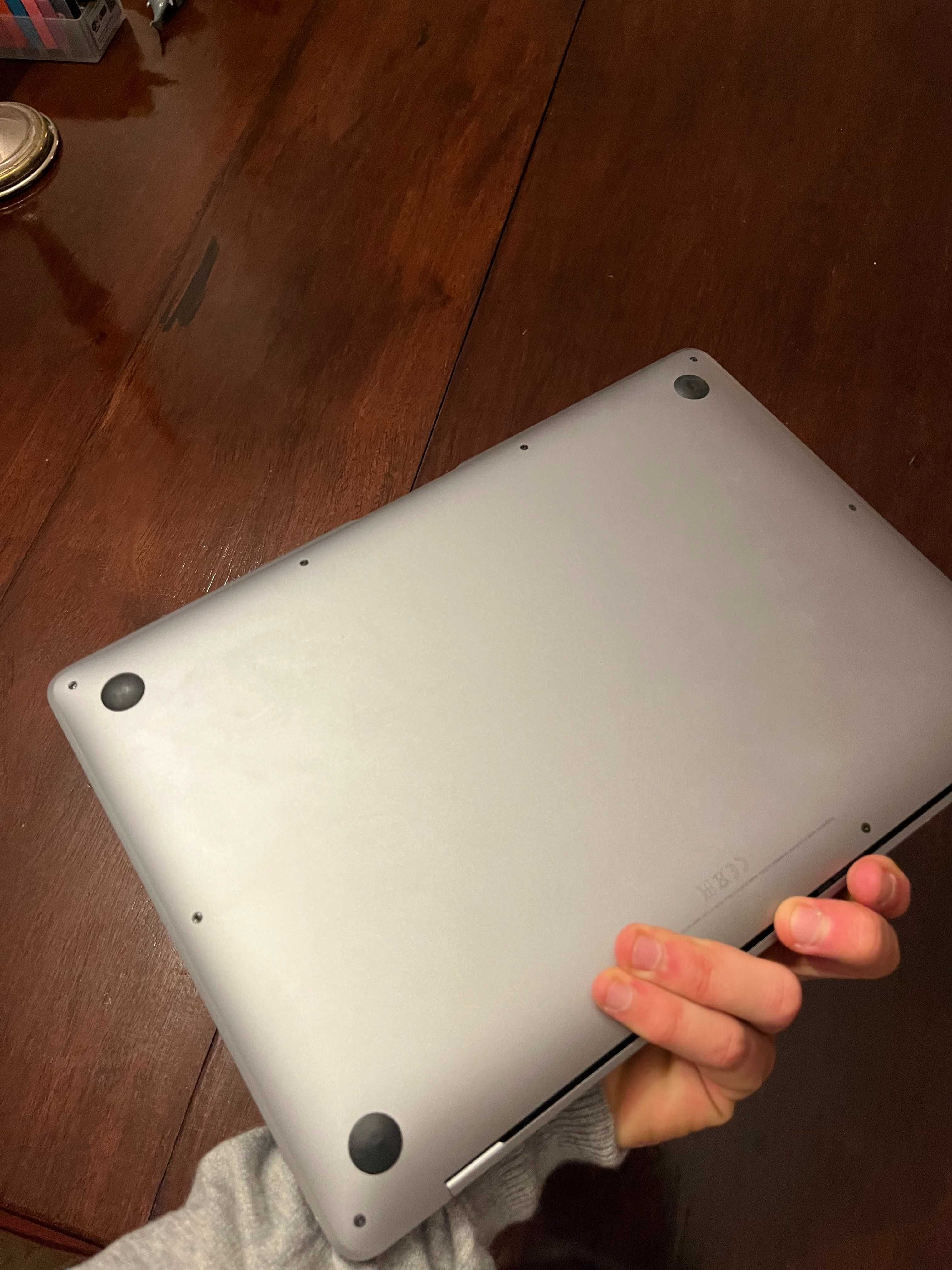 MacBook Air 13” Retina (2020) Adquirido em Dezembro de 2021 – Novo