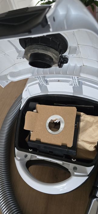 Mocny odkurzacz workowy AERO o mocy 700W