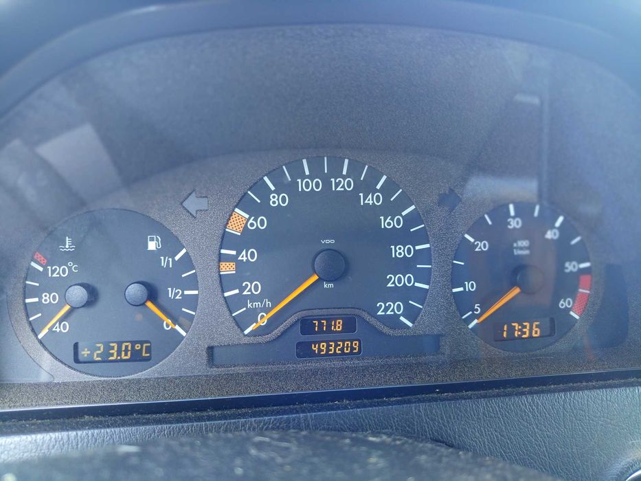 Mercedes-Benz C220 97