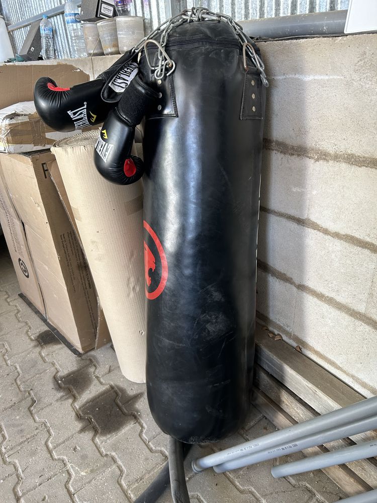 Saco de boxe xin tiger em pele otimo estado + luvas everlast