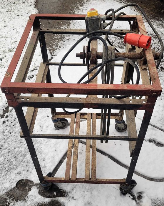 stół do piły z wałkiem