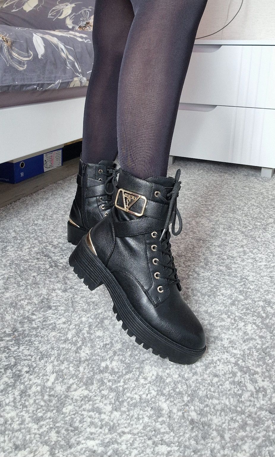 Ботинки Guess 39р.