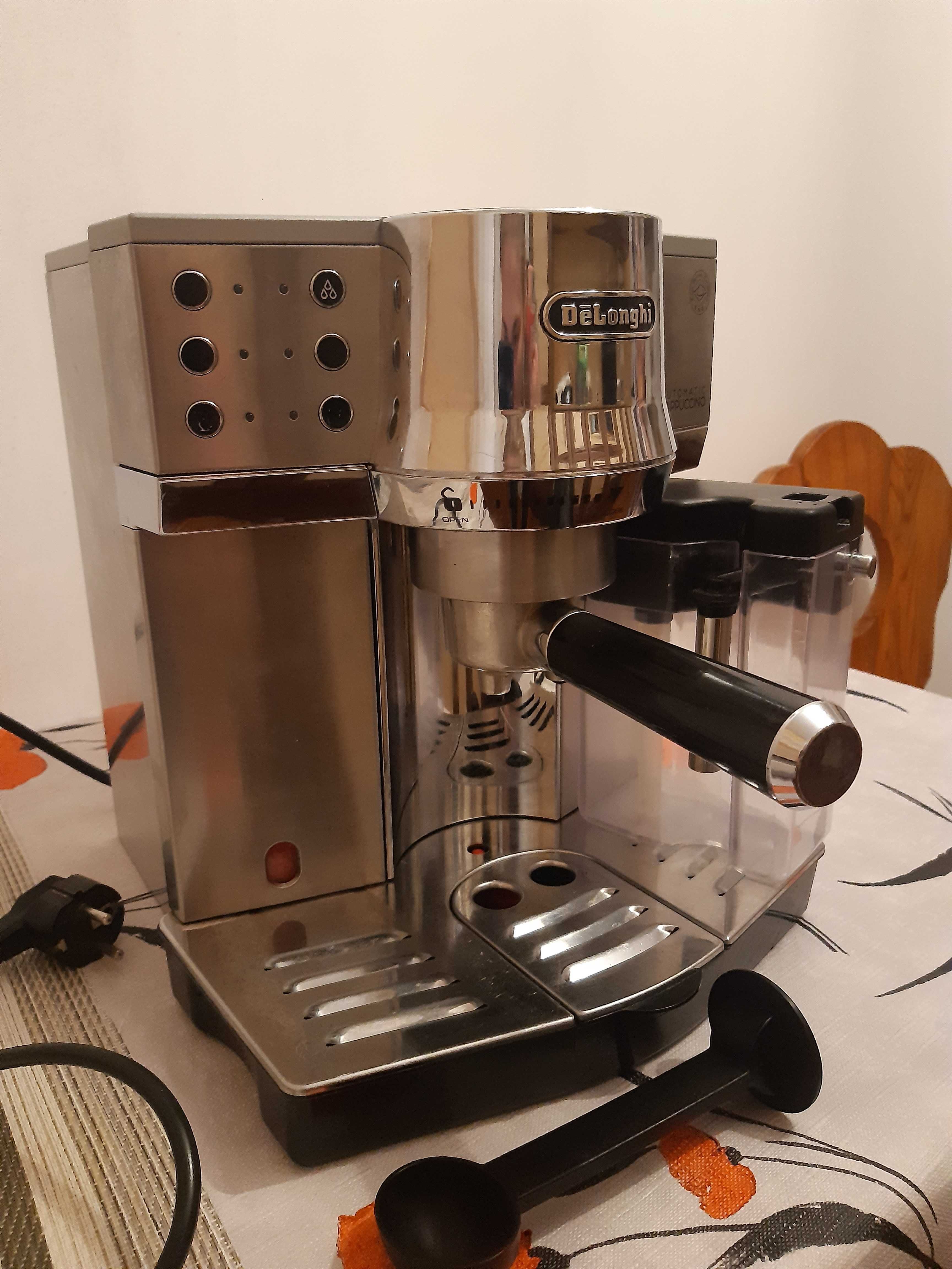 Ekspres kolbowy DeLonghi EC850