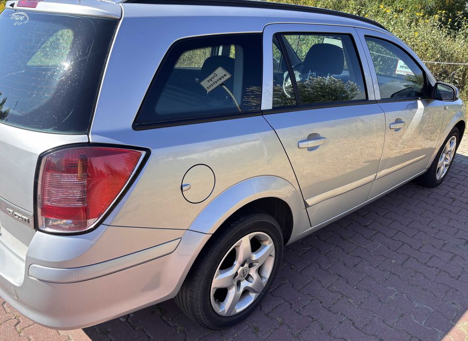 Opel Astra III 2008 1,7 cdti bogate wyposażenie + koła zimowe gratis