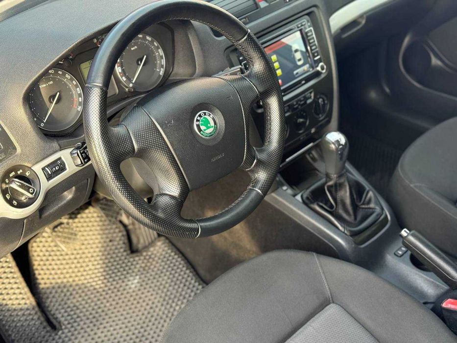 Skoda Octavia 2006, 1.6 бензин, механика