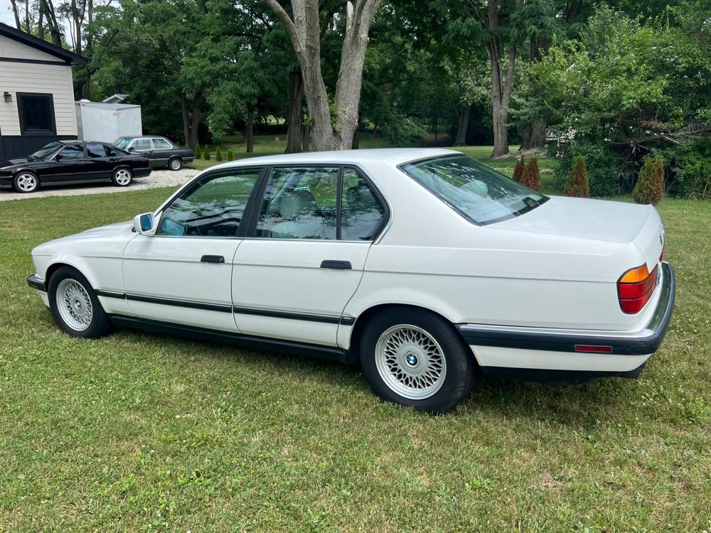 Bmw 740i E32 ładny stan !!