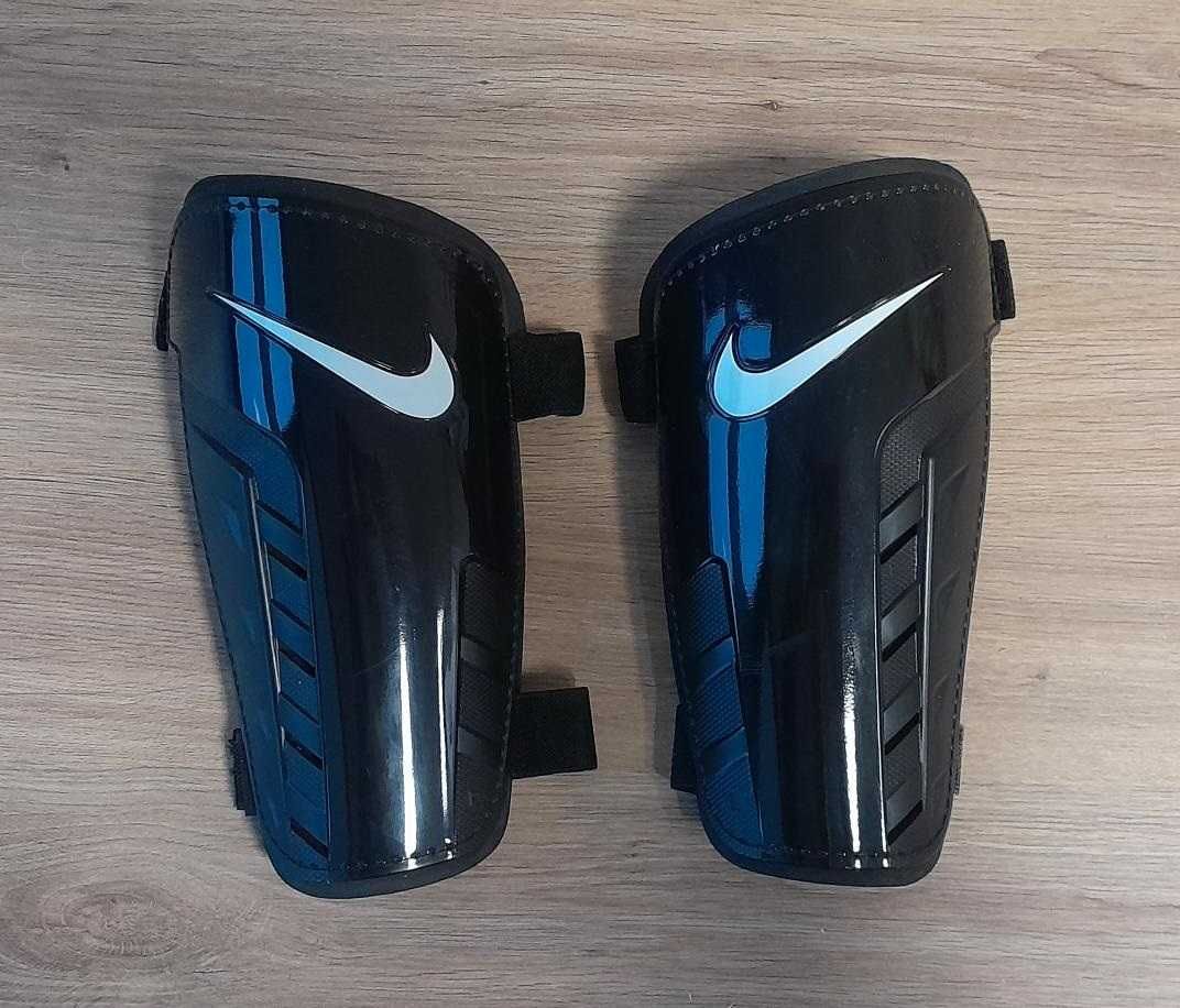 Nowe ochraniacze / nagolenniki Nike czarne rozmiar L