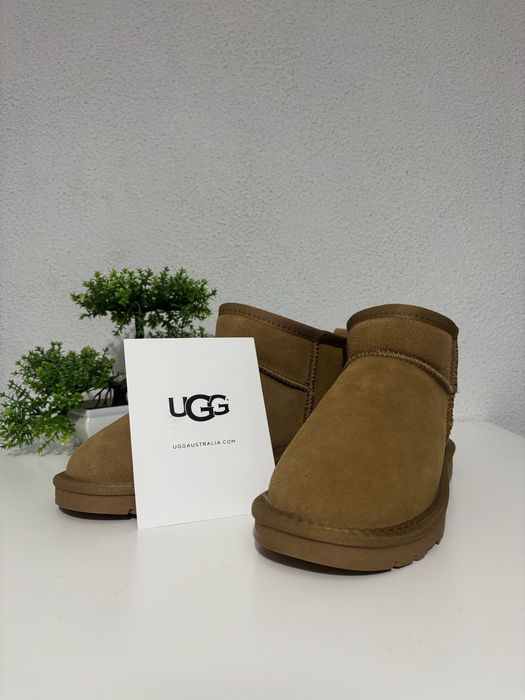 Ugg castanhas novas