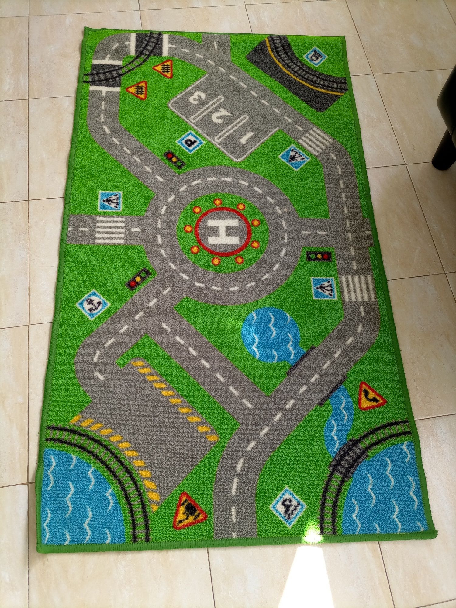 Tapete quarto de criança 7 euros