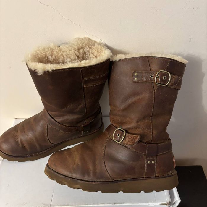 Високі шкіряні UGG з натуральним хутром